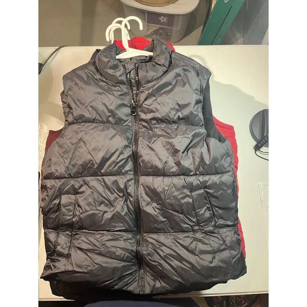 2 Boy's Old Navy Black and  Camouflage Puffer Vest M 8 Youth Medium fleece lined